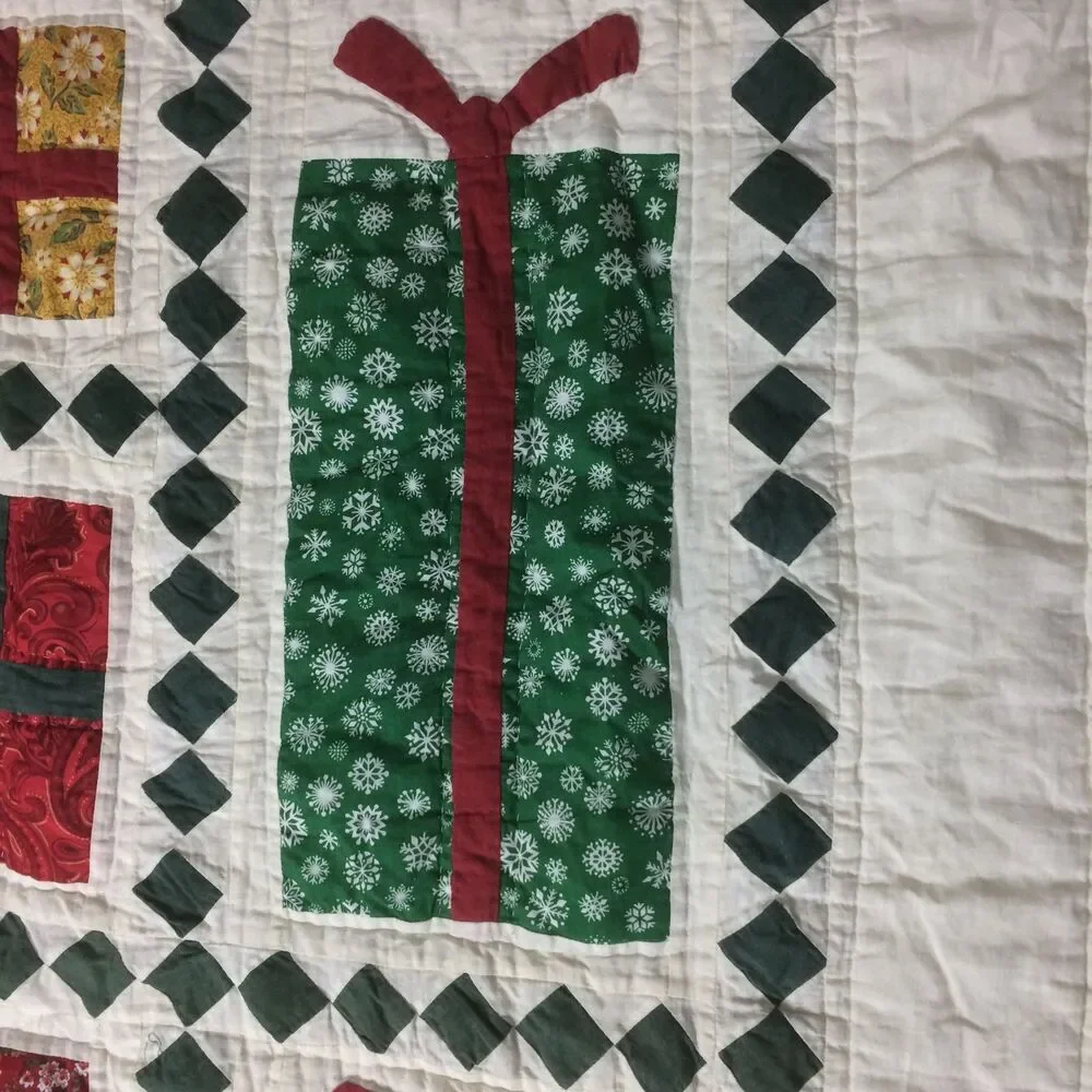 Handmade Hand Sewn Christmas Quilt Present Pattern Holiday Throw 47